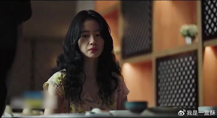 王瑶扮演者李梦回应“耍大牌”，两个苹果颜色对不上，她被骂了六年，图片 1