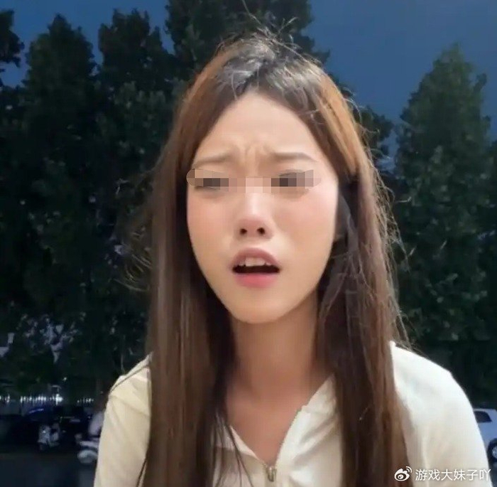 网红通过卖惨获得流量，年收入达千万，刷礼物的粉丝其实过得更惨，图片 1
